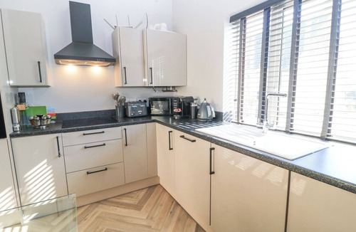 Crudwell Cottage | Mayfield Cottage