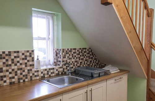 Ruswarp Cottage | MAYFIELD MANOR, pet friendly, character holiday cottage in Whitby
