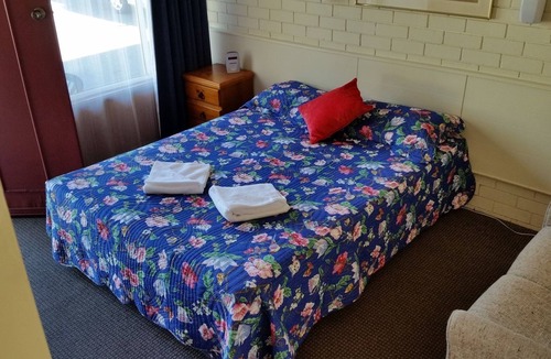 Mayfield West Hotel | Mayfield Motel