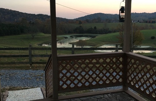 Bedford Cottage | Mayhew Farms Cottage - Breathtaking Mt. Views Overlooking Pond & Horses