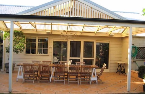 Maylands House | Maylands Cottage-Charming Bluestone House