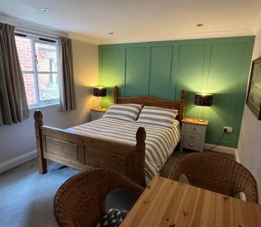 Petersfield Bed & Breakfast | Mays Cottage Bed and Breakfast