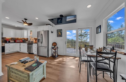 Los Gatos Cabin | Mays Luxury Farm Stays