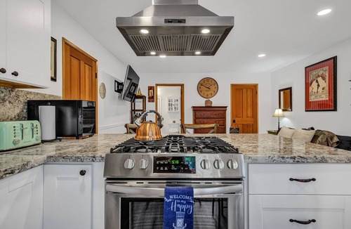 Los Gatos Cabin | Mays Luxury Farm Stays