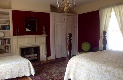 Buckingham House | Maysville Manor Bed & Breakfast