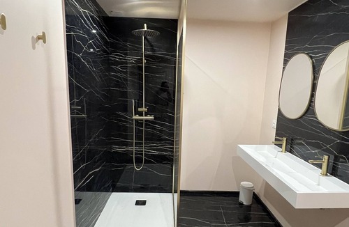 Moyenneville House | Mazel House