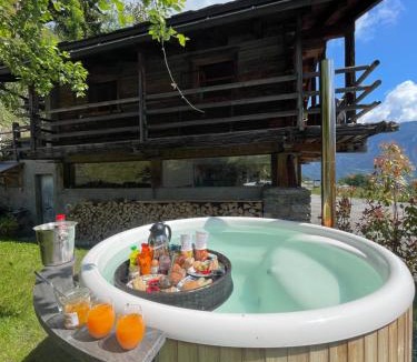 Les Marecottes House | Mazot Agora Suite - Pop-Up Gallery Experience Suite