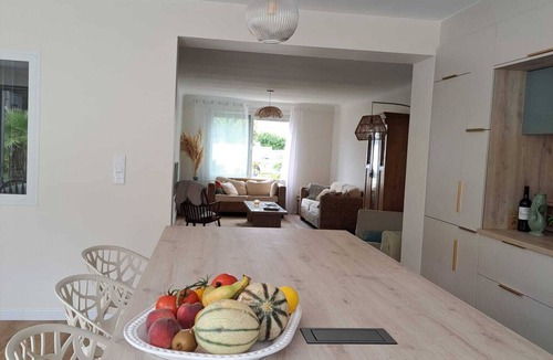 Le Croisic Villa | Mazy- house ideally located between port and beaches. Sleeps 8.