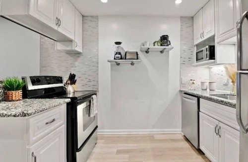 Central Mission Beach Apartment | MB 2 Condos 4BR/4BA+2 Lofts+Rooftop Deck by Sand