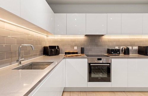 Royal Docks Apartment | MB Executive Homes