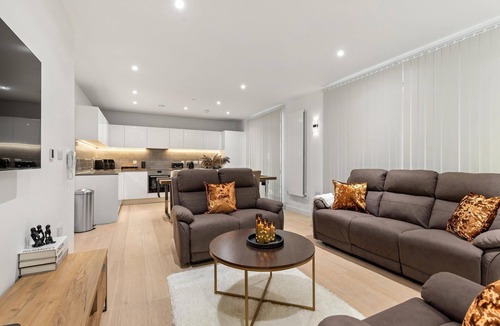 Royal Docks Apartment | MB Executive Homes