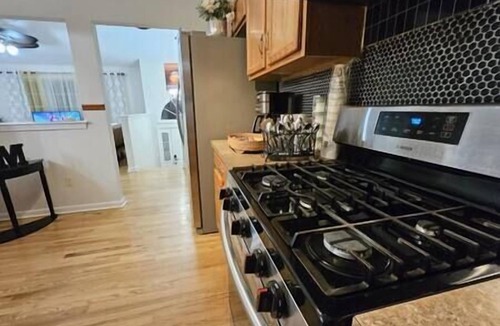 West Haven House | McAngel Haven: 5 mins from Yale