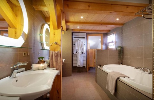 Manigod Ski Chalet | McCanna Lodge - OVO Network