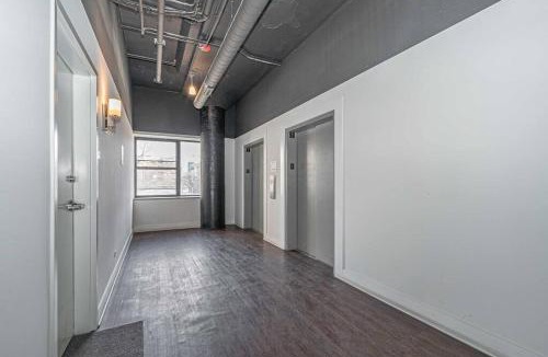 Near South Side Apartment | McCormick Place 2BR Spacious Corner Unit with Optional Parking Sleeps 6 Guests Near Soldier Field and Grant Park