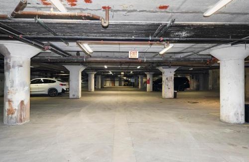 Near South Side Apartment | McCormick Place Luxurious and Spacious 3BR in Downtown Chicago with Optional Parking Sleeps 10 guests