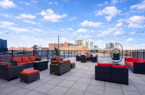 Near South Side Hotel | McCormick Suites by Slumber Stay