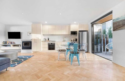 McCrae Villa | McCrae Beach Front Villa Unit 3