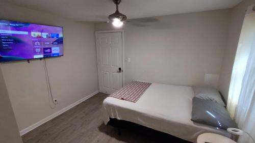 Pittsburgh House | McDaniel Quaint Private Room & Bath in Shared Home #5