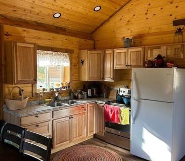 Gardiner House | McDonald Cabin #4 next to YNP