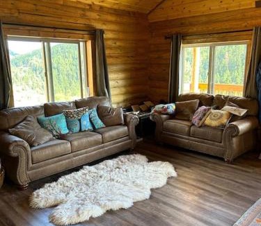 Gardiner House | McDonald Cabin #5 next to YNP