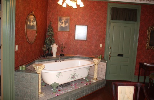 Quincy Bed & Breakfast | McFarlin House B&B