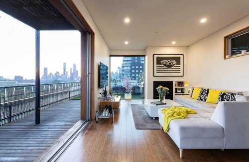 East Melbourne Apartment | MCG Royal Crown Penthouse