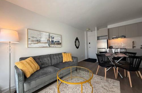 Milton Park Apartment | McGill Les Petits Studios, Downtown & Nightlife
