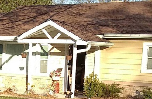 McHenry House | McHenry Oasis 3BR Entire Home Dogs OK Extra-Large Fenced Yard Near Lake Geneva