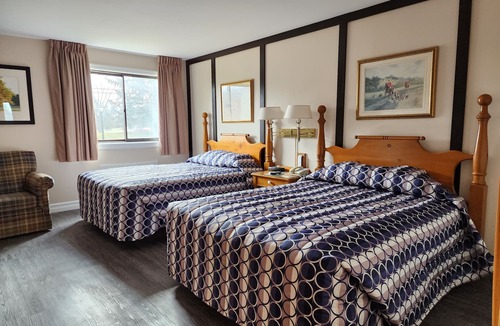 Morrisburg Hotel | McIntosh Country Inn & Conference Centre in Canada
