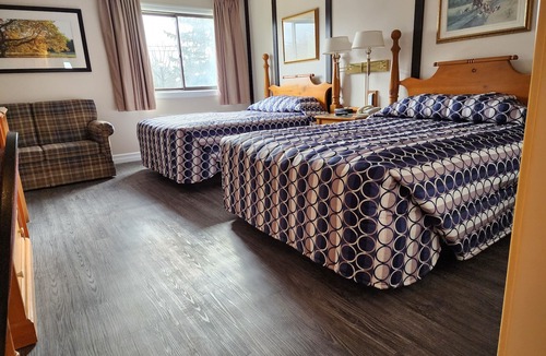Morrisburg Hotel | McIntosh Country Inn & Conference Centre in Canada