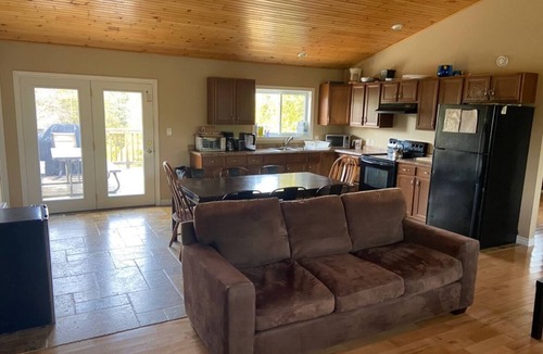 Miller Lake Cabin | McIvor Getaway Cottage - Pet-Friendly Retreat Near Lake Huron – Budget-Friendly