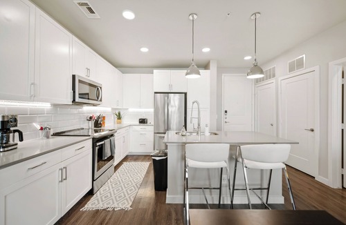 McKinney Apartment | MCK211 – 28min to Toyota Base Camp - Sleeps 4 - Free Parking