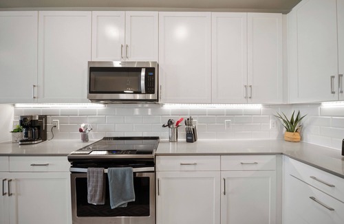 McKinney Apartment | MCK211 – 28min to Toyota Base Camp - Sleeps 4 - Free Parking