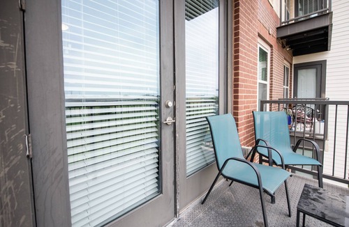 McKinney Apartment | MCK211 – 28min to Toyota Base Camp - Sleeps 4 - Free Parking