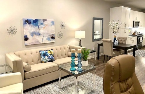 McKinney Apartment | MCK228 – 28min to Toyota Base Camp - Sleeps 2 - Public Transit