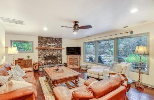 Blue River House | McKenzie Bridge Cabin River and Hiking Access!