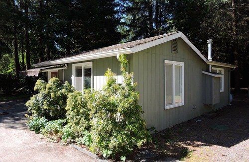 Walterville Cottage | McKenzie River cottage