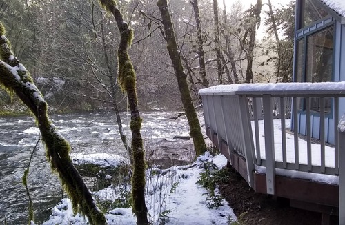 McKenzie Bridge House | McKenzie Riverside Retreat