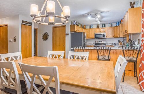 Thompsonville House | McKenzie's Lodge