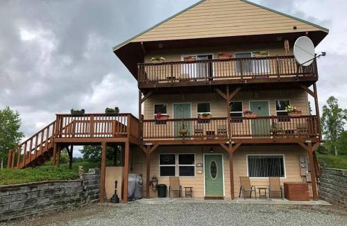Trapper Creek Bed & Breakfast | McKinley View B&B
