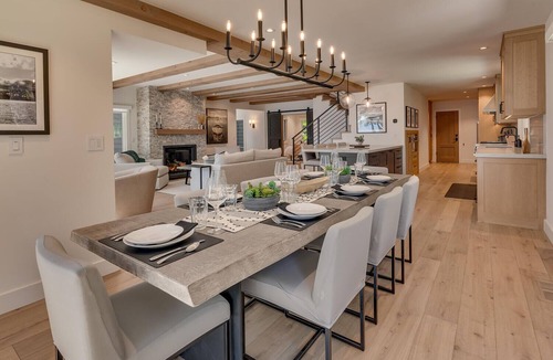 Homewood House | McKinney Bay Retreat - Split Lakefront - TLUXP