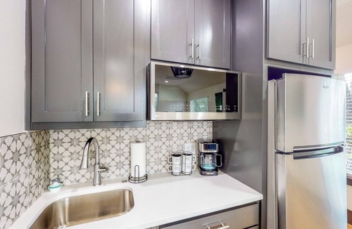 McKinney Apartment | 'McKinney Marvel' Studio in Historic District