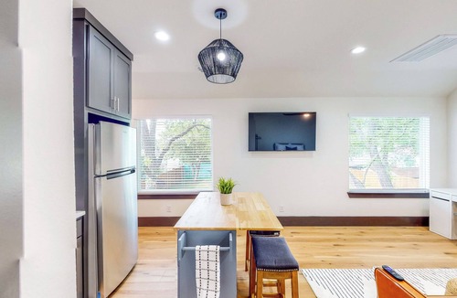 McKinney Apartment | 'McKinney Marvel' Studio in Historic District