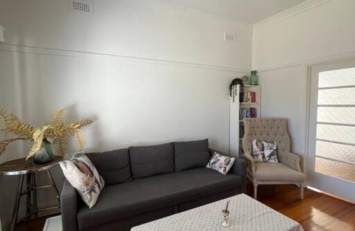 McKinnon Villa | McKinnon three bedroom cosy house