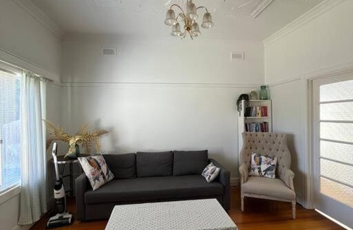 McKinnon Villa | McKinnon three bedroom cosy house