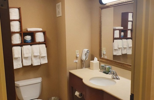 Ross Township Hotel | McKnight Hotel