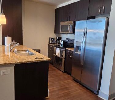 McLean Apartment | Mclean View Steps from Tysons Corner & Galleria