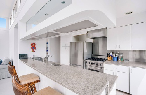 Beach Hampton House | MCM Beach house in exclusive Amagansett dunes minutes from beach path