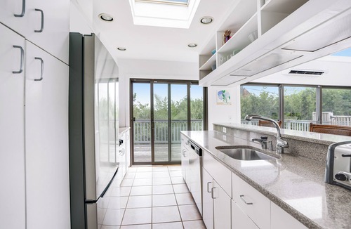Beach Hampton House | MCM Beach house in exclusive Amagansett dunes minutes from beach path