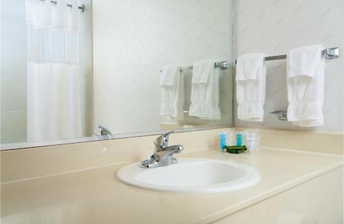 Beaumont Hotel | MCM Eleganté Hotel & Conference Center